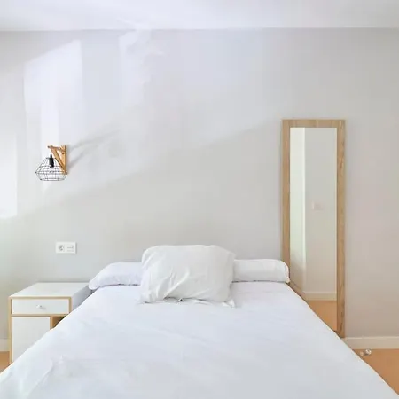 Moderno Y Acogedor Piso En サラマンカ