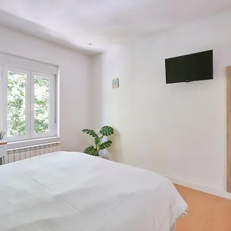 Apartman Moderno Y Acogedor Piso En *