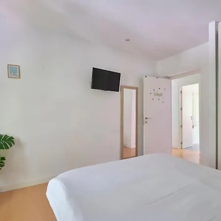 Apartman Moderno Y Acogedor Piso En *