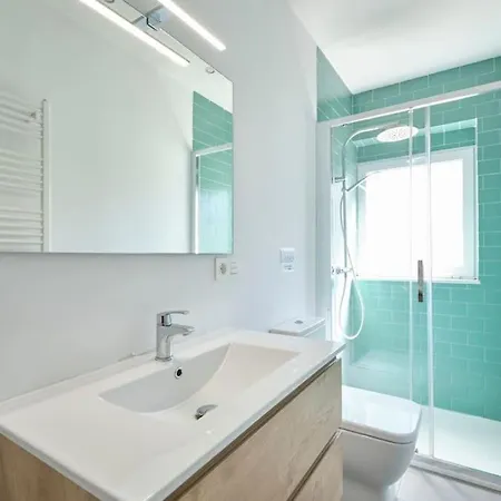 Moderno Y Acogedor Piso En * サラマンカ
